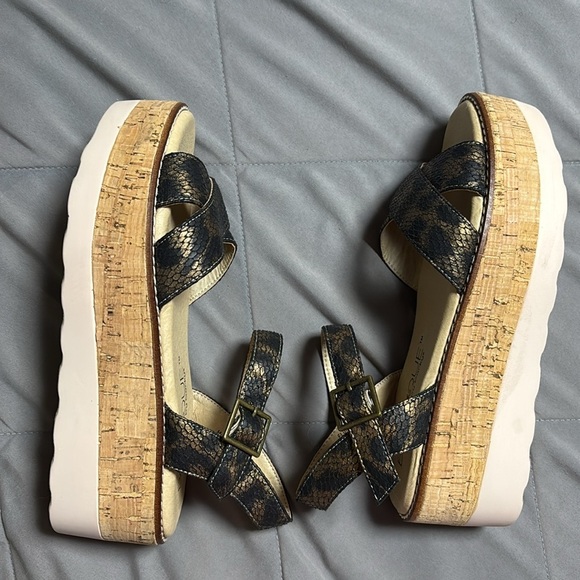 Boutique by Corky’s Fluffie Leopard Print Snakskin Platform Wedge Sandals Size 7 - Picture 7 of 15